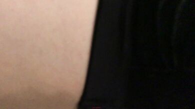 公司聚会灌醉新来的美女同事带回酒店各种姿势玩弄她的大肥B